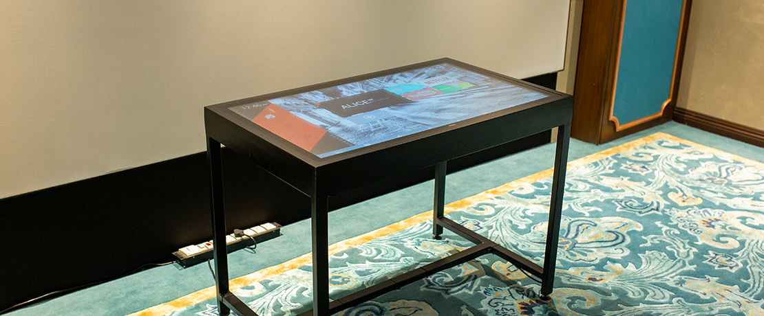 Multi-touch-table